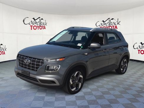 Used 2025 Hyundai Venue SEL FWD image 7