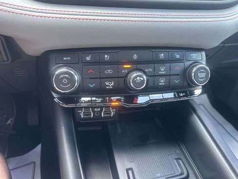 Used 2024 Dodge Durango GT AWD/4WD image 39