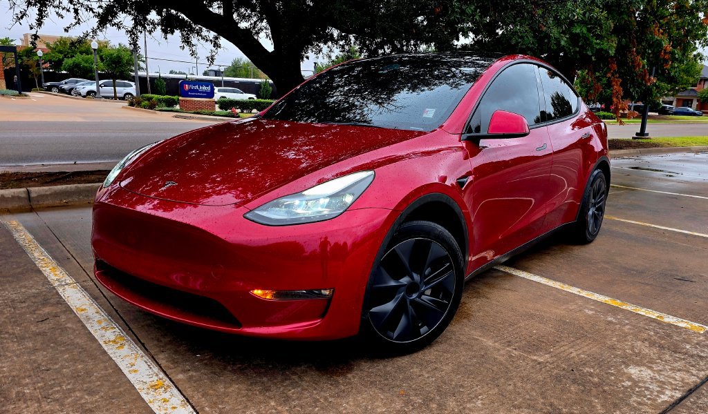 Used 2024 Tesla Model Y Long Range AWD/4WD image 3