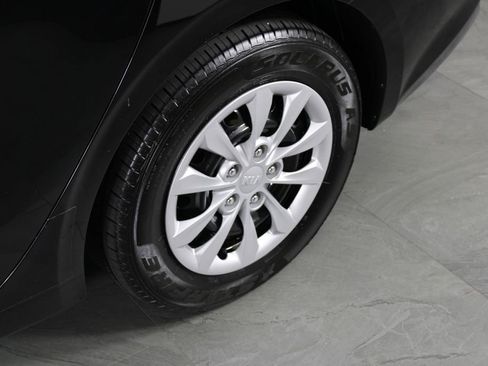 Used 2019 Kia Forte Sedan FWD image 12