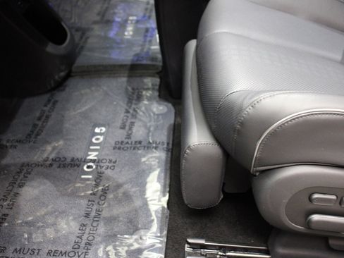 Used 2024 Hyundai Ioniq 5 Limited image 14