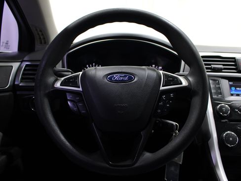 Used 2014 Ford Fusion S FWD image 9