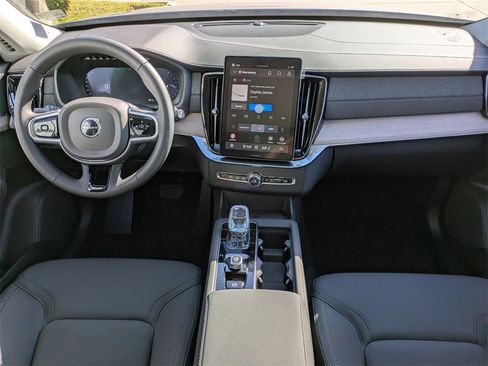 New 2026 Volvo XC90 B5 Core image 14