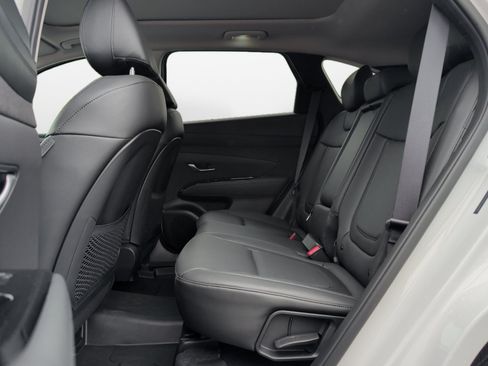 Certified 2025 Hyundai Tucson Limited AWD/4WD image 13