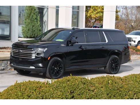 Used 2021 Chevrolet Suburban High Country w/ Premium Package image 7