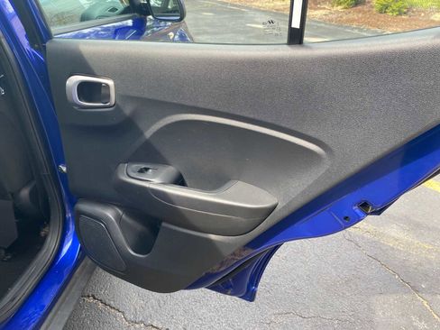 Used 2023 Hyundai Venue SEL FWD image 32