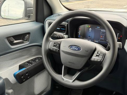 New 2025 Ford Maverick XLT image 9