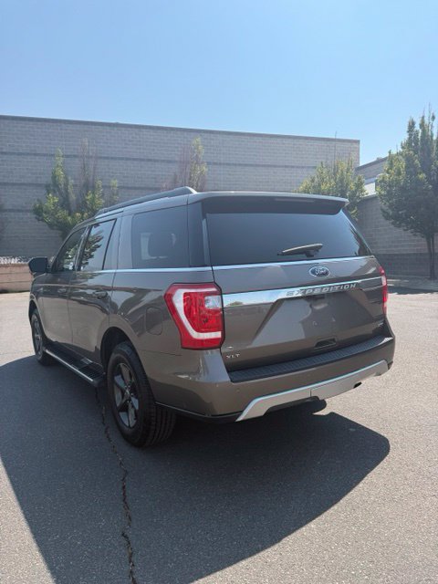 Used 2018 Ford Expedition XLT w/ Equipment Group 202A AWD/4WD image 8