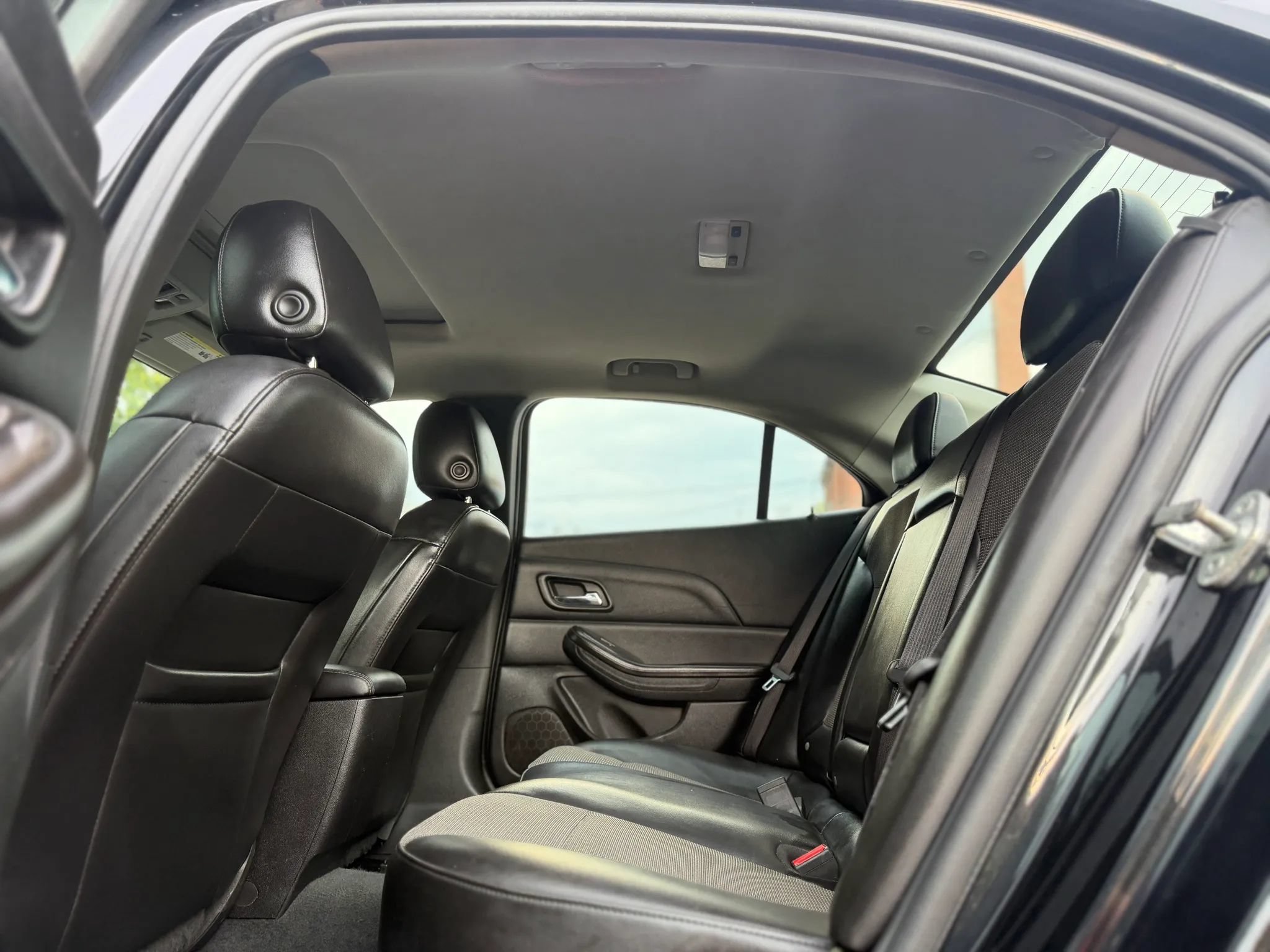 Used 2015 Chevrolet Malibu LT w/ Power Convenience Package FWD image 31