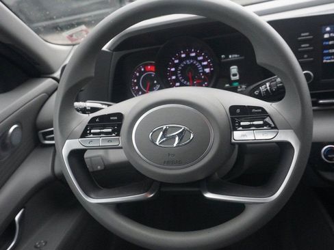 Used 2023 Hyundai Elantra SEL image 31