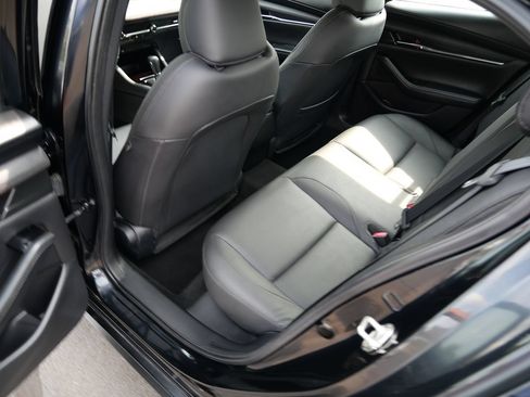 Used 2019 MAZDA MAZDA3 Sedan w/ Select Package FWD image 17