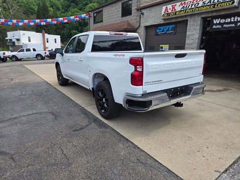 Used 2024 Chevrolet Silverado 1500 LT AWD/4WD image 5