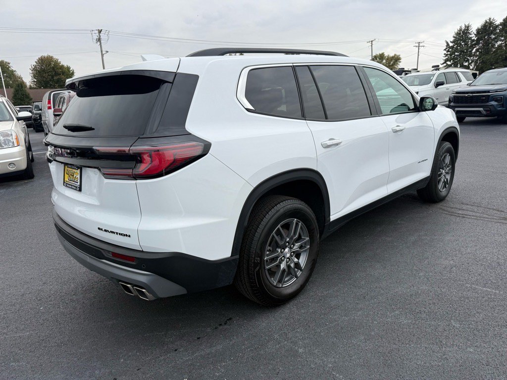 Used 2025 GMC Acadia Elevation FWD image 4