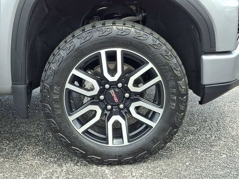 Certified 2023 GMC Sierra 1500 AT4 w/ Technology Package AWD/4WD image 8