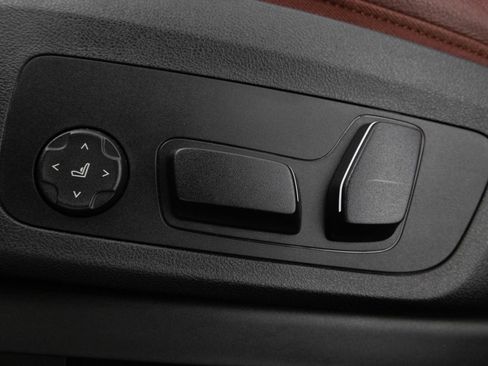 Used 2024 BMW X3 xDrive30i w/ Premium Essential Package AWD/4WD image 8