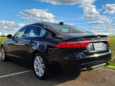Used 2016 Jaguar XF Premium RWD image 3