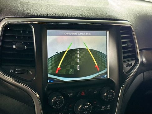 Used 2017 Jeep Grand Cherokee Altitude w/ Quick Order Package 23Z AWD/4WD image 17