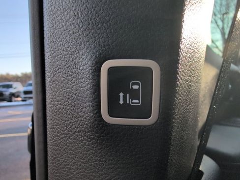 New 2026 Chrysler Pacifica Select image 23