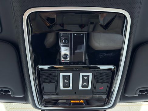 Used 2020 Land Rover Range Rover Autobiography image 43