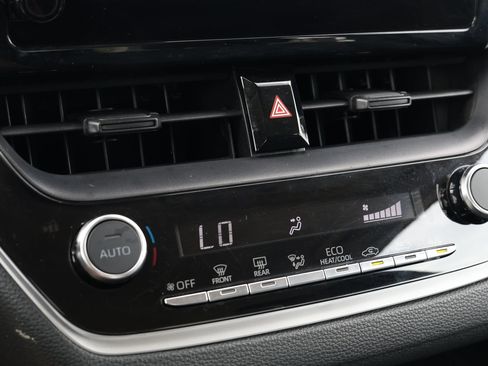 Used 2024 Toyota Corolla LE FWD image 19