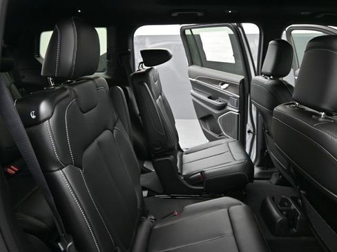 New 2026 Jeep Grand Cherokee L Limited image 21