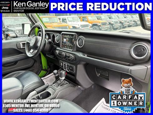 Used 2018 Jeep Wrangler Unlimited Sahara AWD/4WD image 25