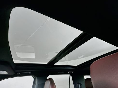 Used 2024 Ford Expedition Limited image 26