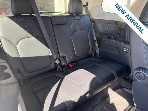 Used 2023 Honda Pilot EX-L image 12