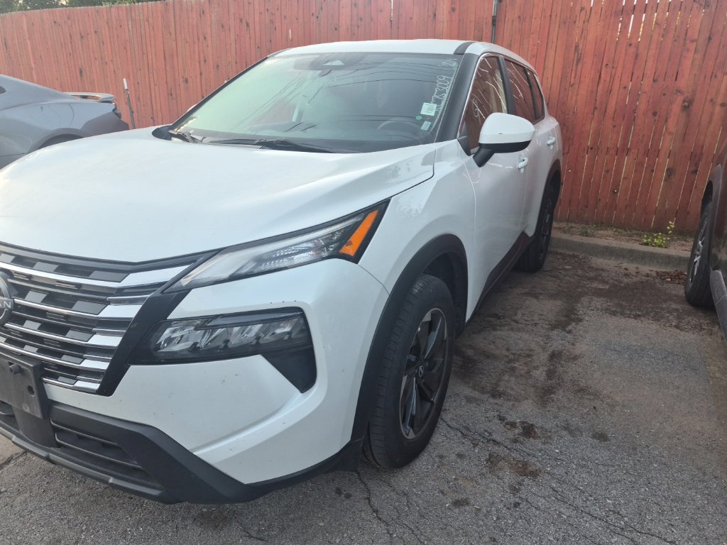 Used 2024 Nissan Rogue SV AWD/4WD image 4