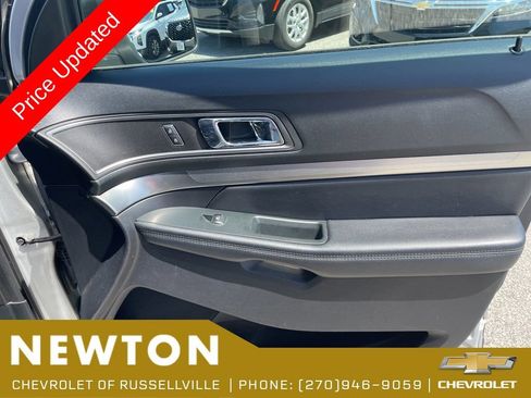 Used 2019 Ford Explorer XLT w/ Equipment Group 202A FWD image 24