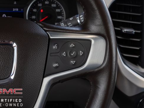 Used 2020 GMC Acadia SLT w/ Premium Package FWD image 26
