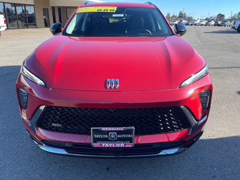 Used 2025 Buick Envision Sport Touring image 2