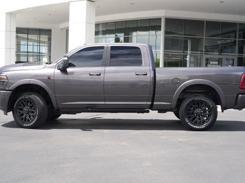 Used 2025 RAM 2500 Limited AWD/4WD image 2