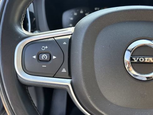 Used 2019 Volvo XC60 T6 Momentum w/ Multimedia Package AWD/4WD image 21