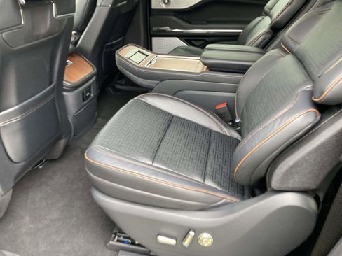 New 2025 Lincoln Navigator L Black Label image 15