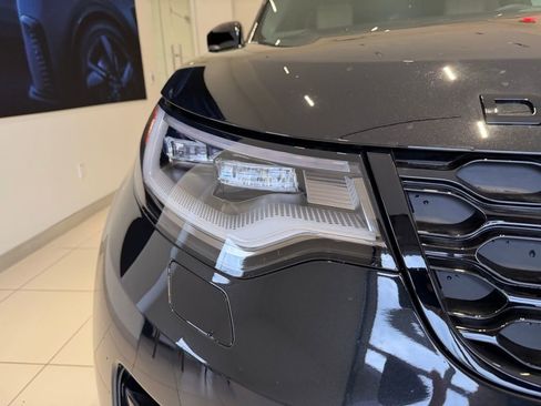 New 2025 Land Rover Discovery Dynamic SE image 8