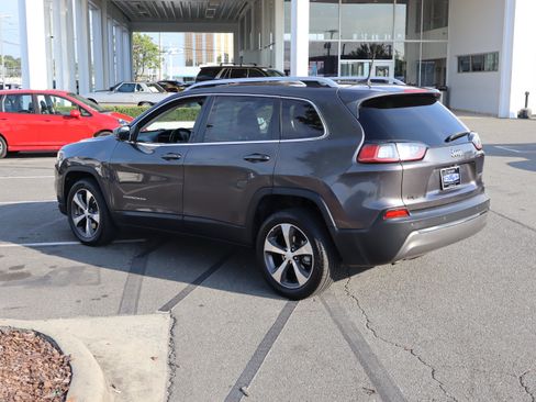 Used 2020 Jeep Cherokee Limited FWD image 8