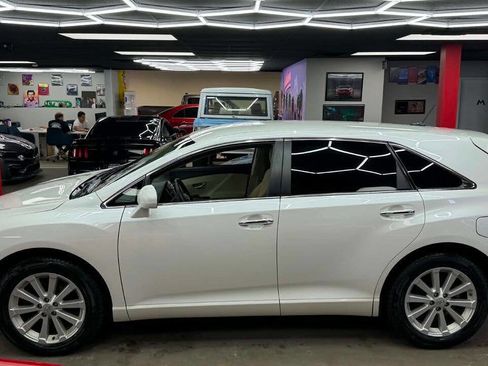 Used 2010 Toyota Venza AWD image 3