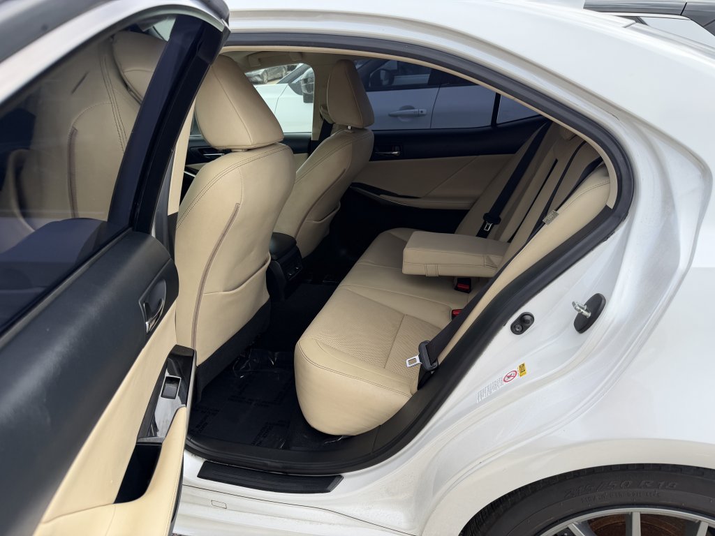Used 2016 Lexus IS 350 RWD image 16