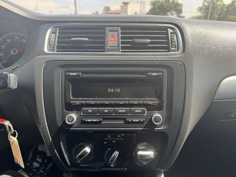 Used 2013 Volkswagen Jetta SE FWD image 10