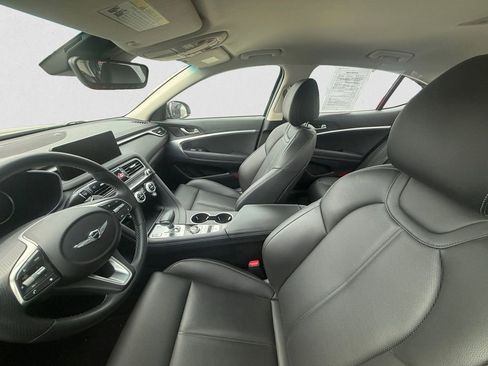 Used 2023 Genesis G70 2.0T image 7