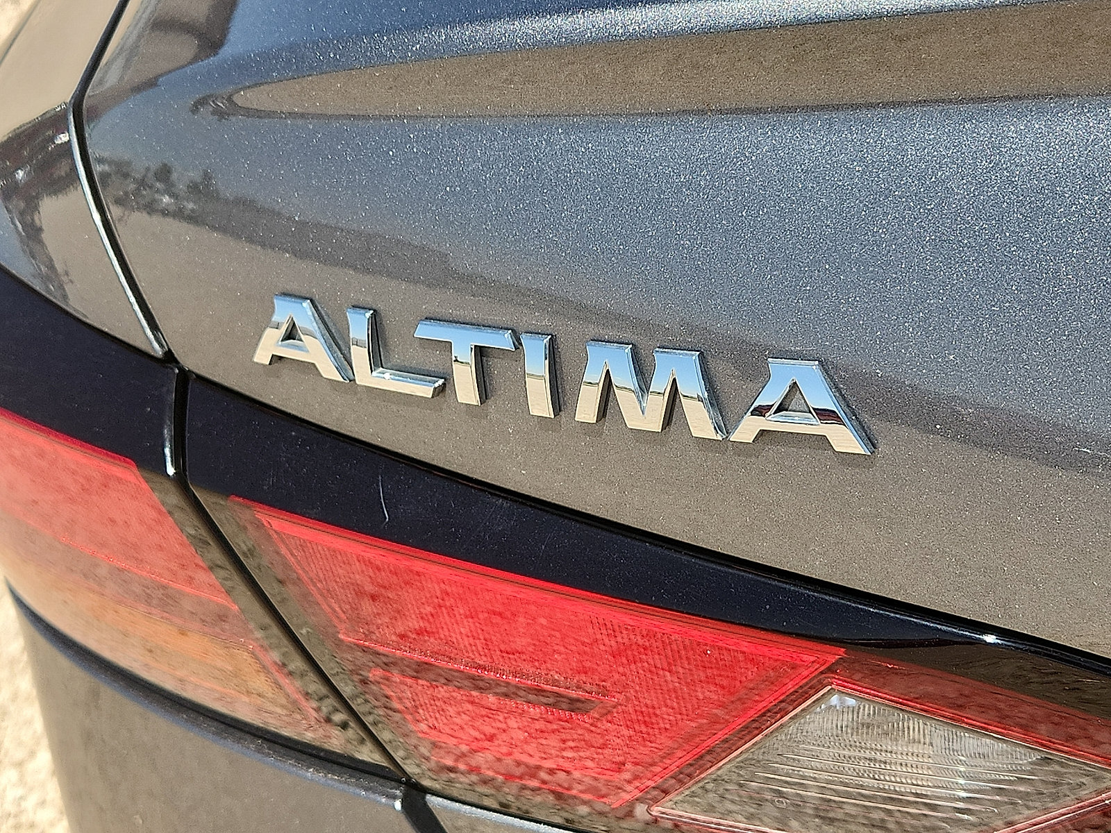 Used 2022 Nissan Altima 2.5 SR FWD image 8