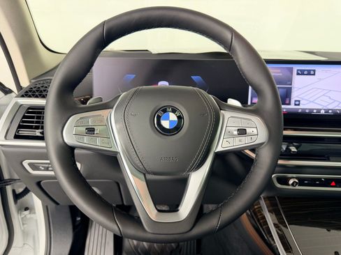 Used 2027 BMW X7 xDrive40i AWD/4WD image 11