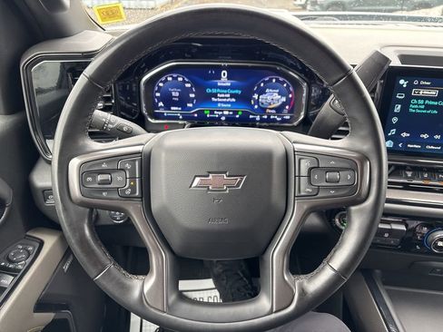 Used 2024 Chevrolet Silverado 2500 ZR2 w/ Technology Package image 29