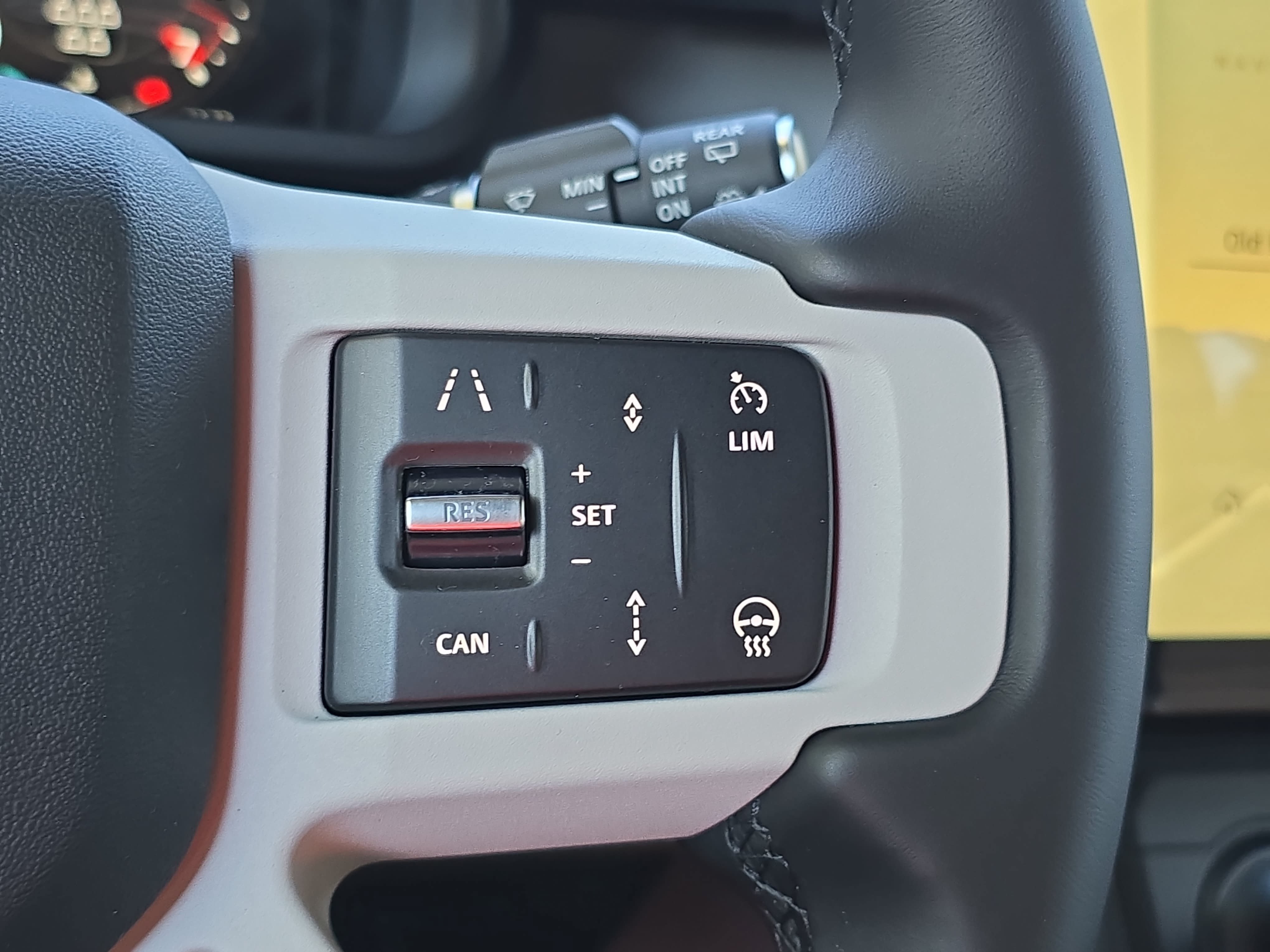 New 2026 Land Rover Defender 110 X-Dynamic SE AWD/4WD image 17