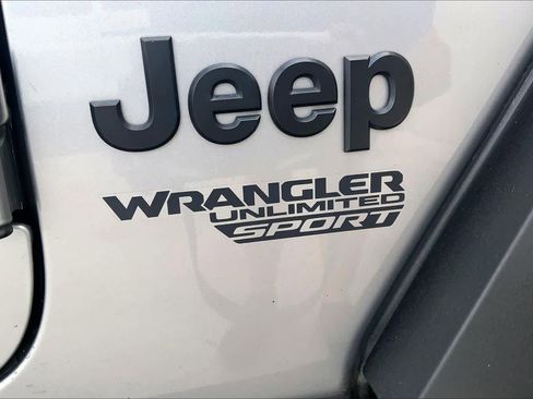 Used 2021 Jeep Wrangler Unlimited Sport image 8