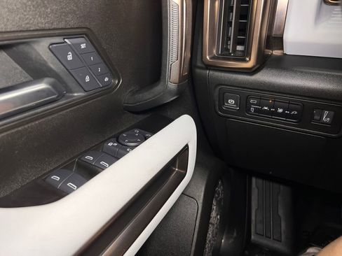Used 2025 GMC Hummer EV 2X image 14
