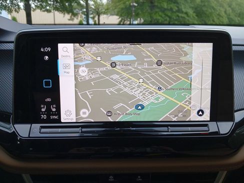 New 2026 Volkswagen Atlas Cross Sport SEL R-Line image 19