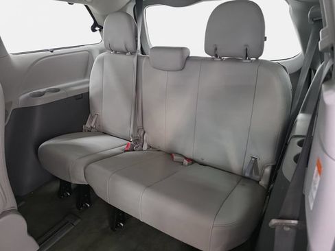 Used 2015 Toyota Sienna XLE w/ XLE Navigation Package AWD/4WD image 37