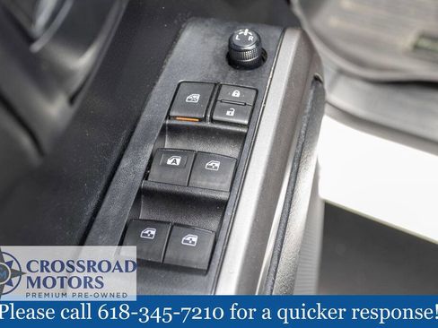 Used 2022 Toyota Tacoma SR5 AWD/4WD image 19
